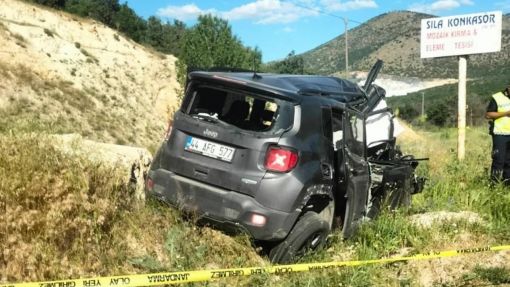 The car crashed into the rocks the teacher lost her life in the accident The car crashed into the rocks the teacher lost her life in the accident